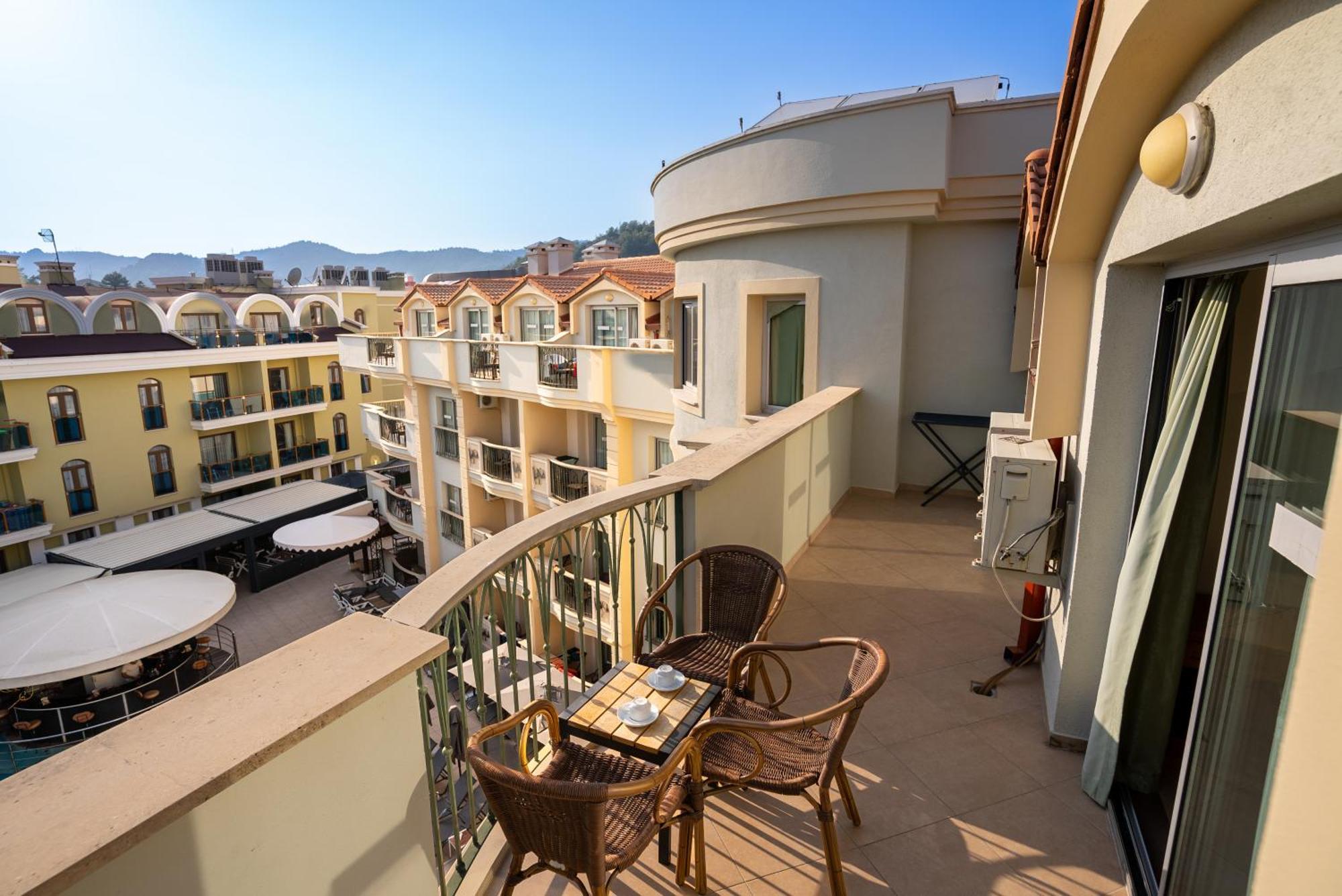 Club Karakas Apart Otel Marmaris Extérieur photo