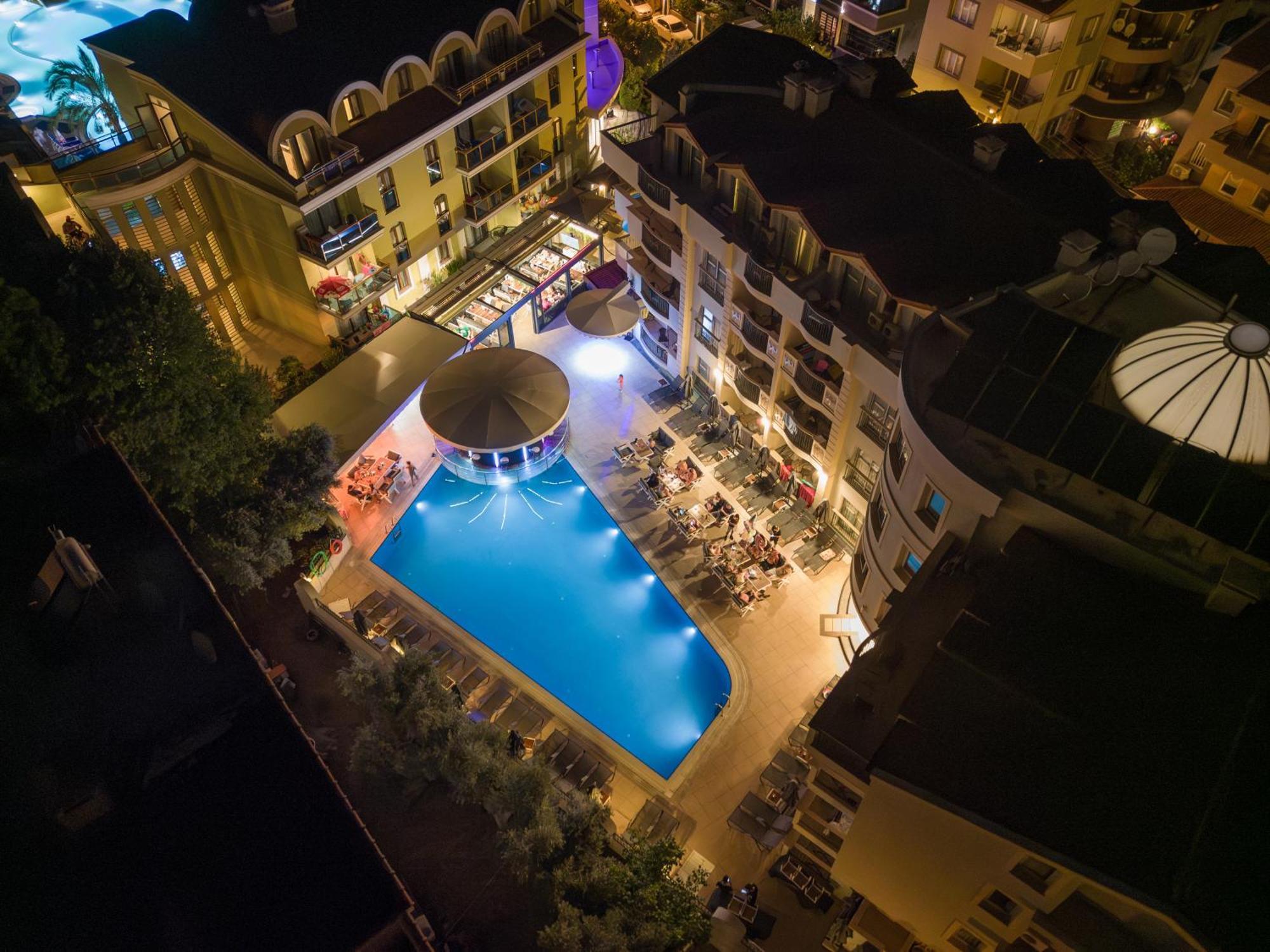 Club Karakas Apart Otel Marmaris Extérieur photo