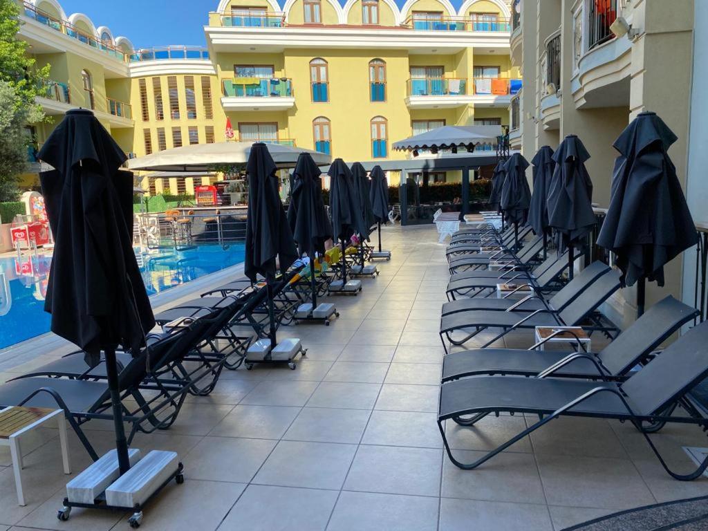 Club Karakas Apart Otel Marmaris Extérieur photo