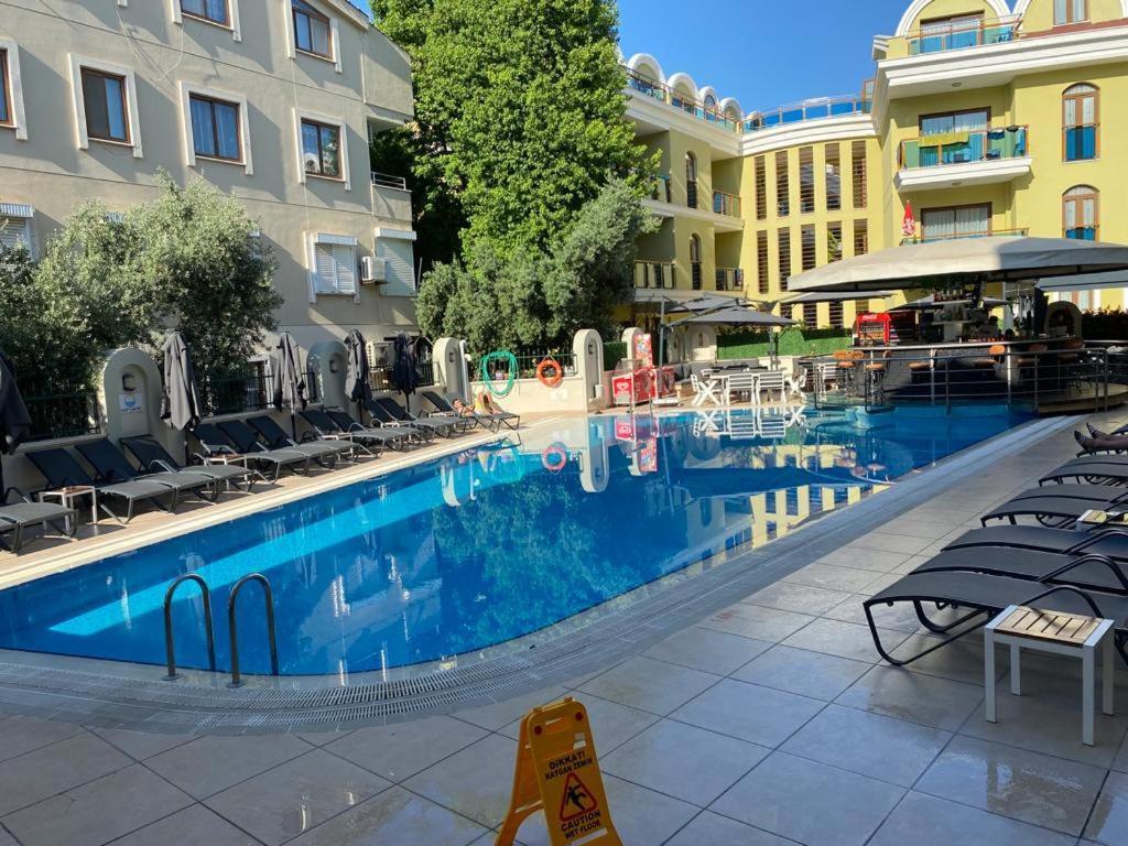 Club Karakas Apart Otel Marmaris Extérieur photo