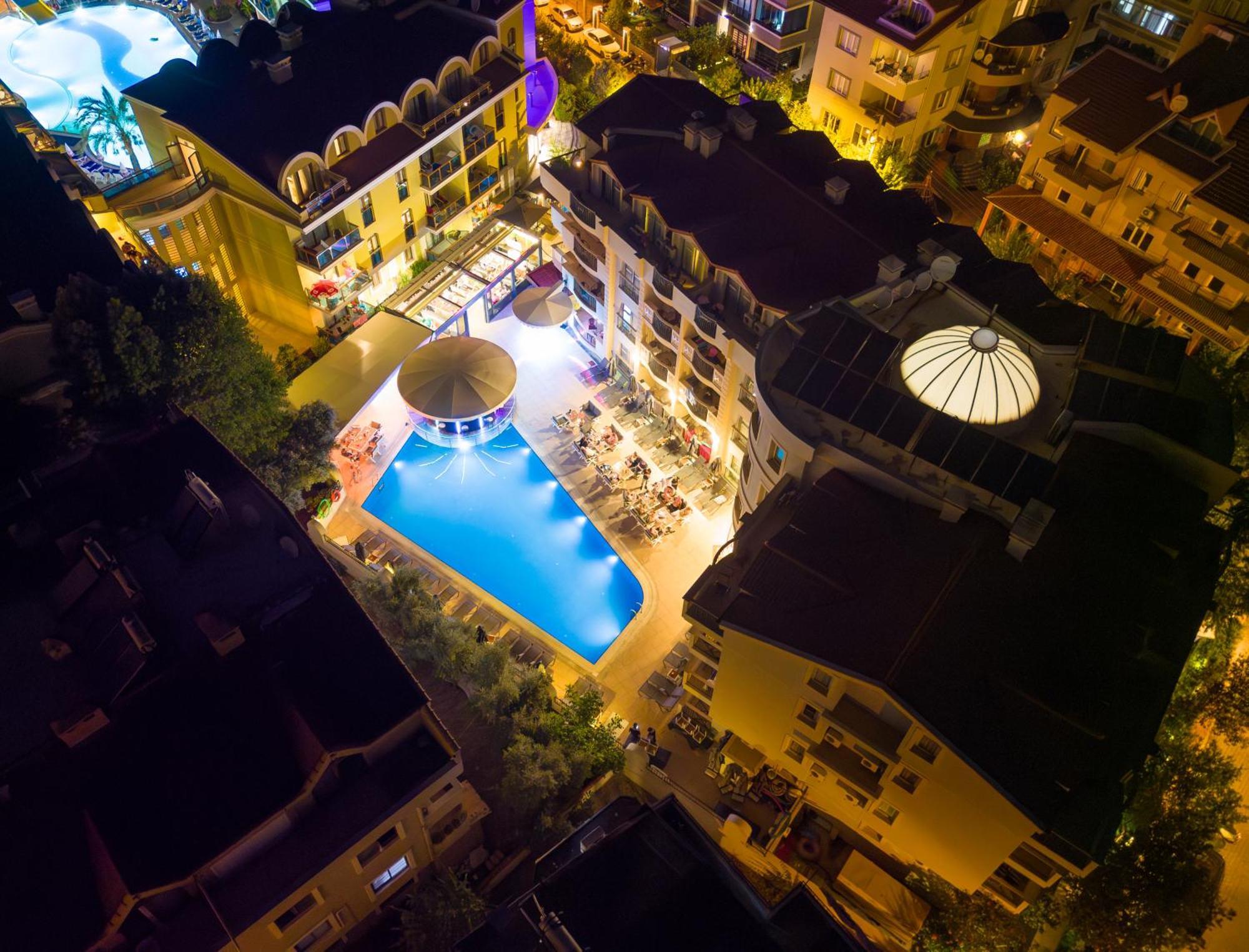 Club Karakas Apart Otel Marmaris Extérieur photo