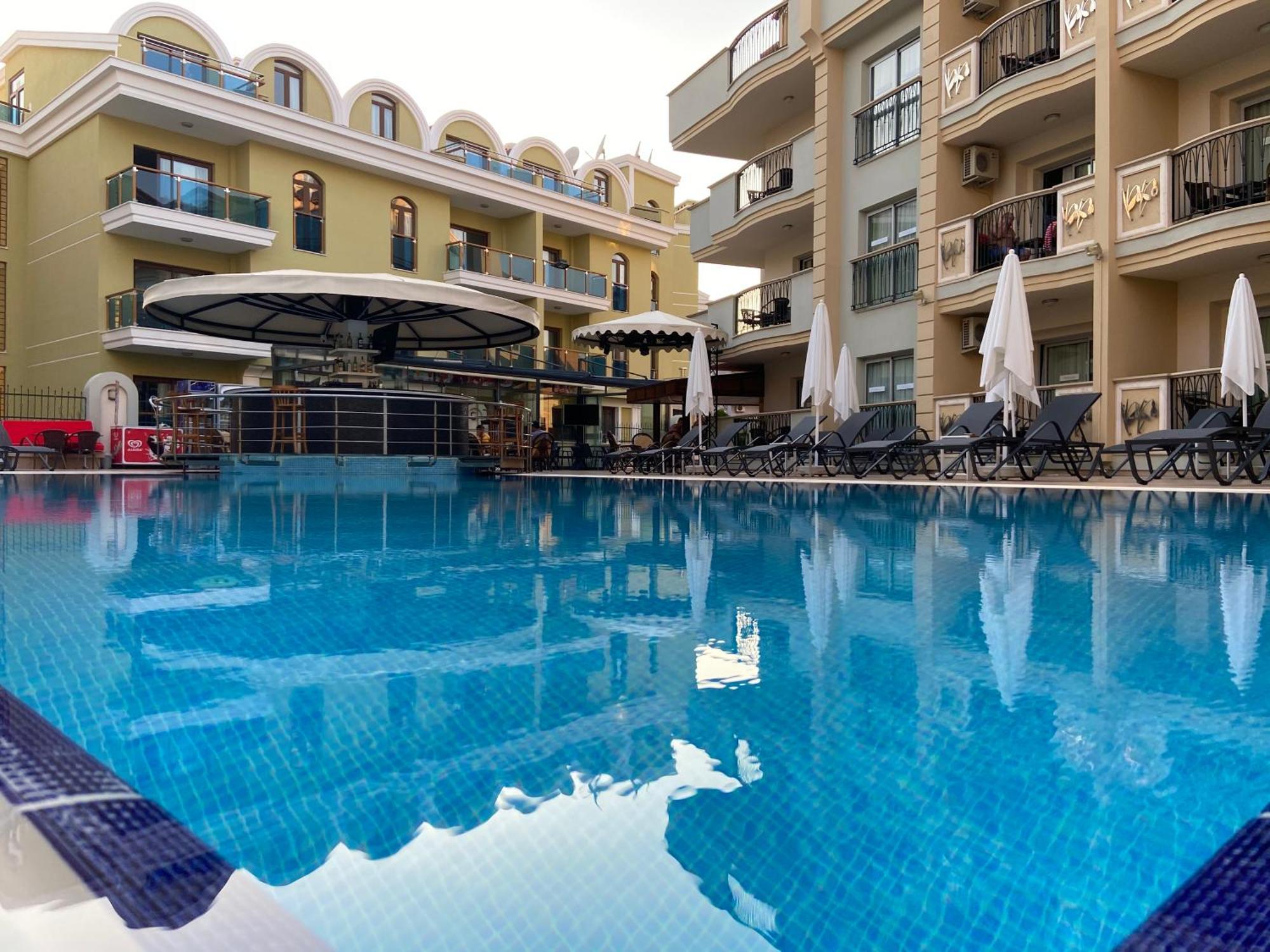 Club Karakas Apart Otel Marmaris Extérieur photo