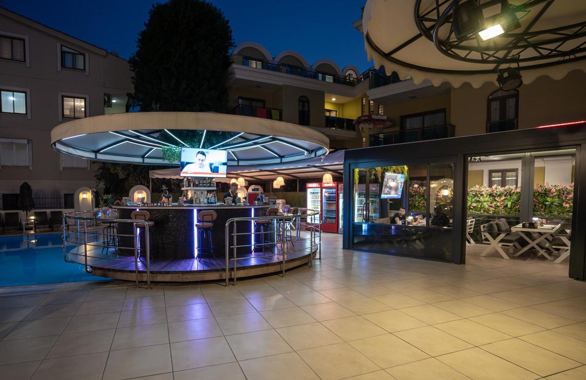 Club Karakas Apart Otel Marmaris Extérieur photo